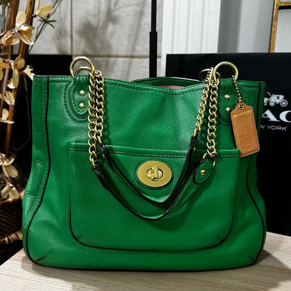 Coach 24081 Kelly Green Pebble Leather Poppy Medium Chain Tote Shoulder Bag - Picture 1 of 13